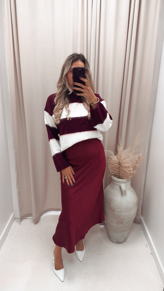 SATIN MAXI SKIRT (BURGUNDY)