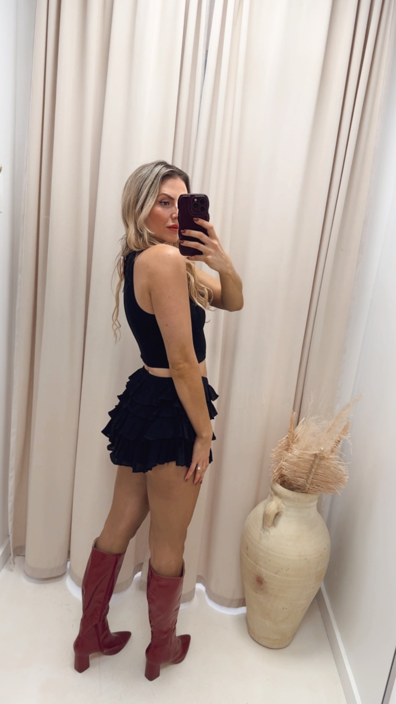 CHERRY RIBBED CROP TOP (BLACK)