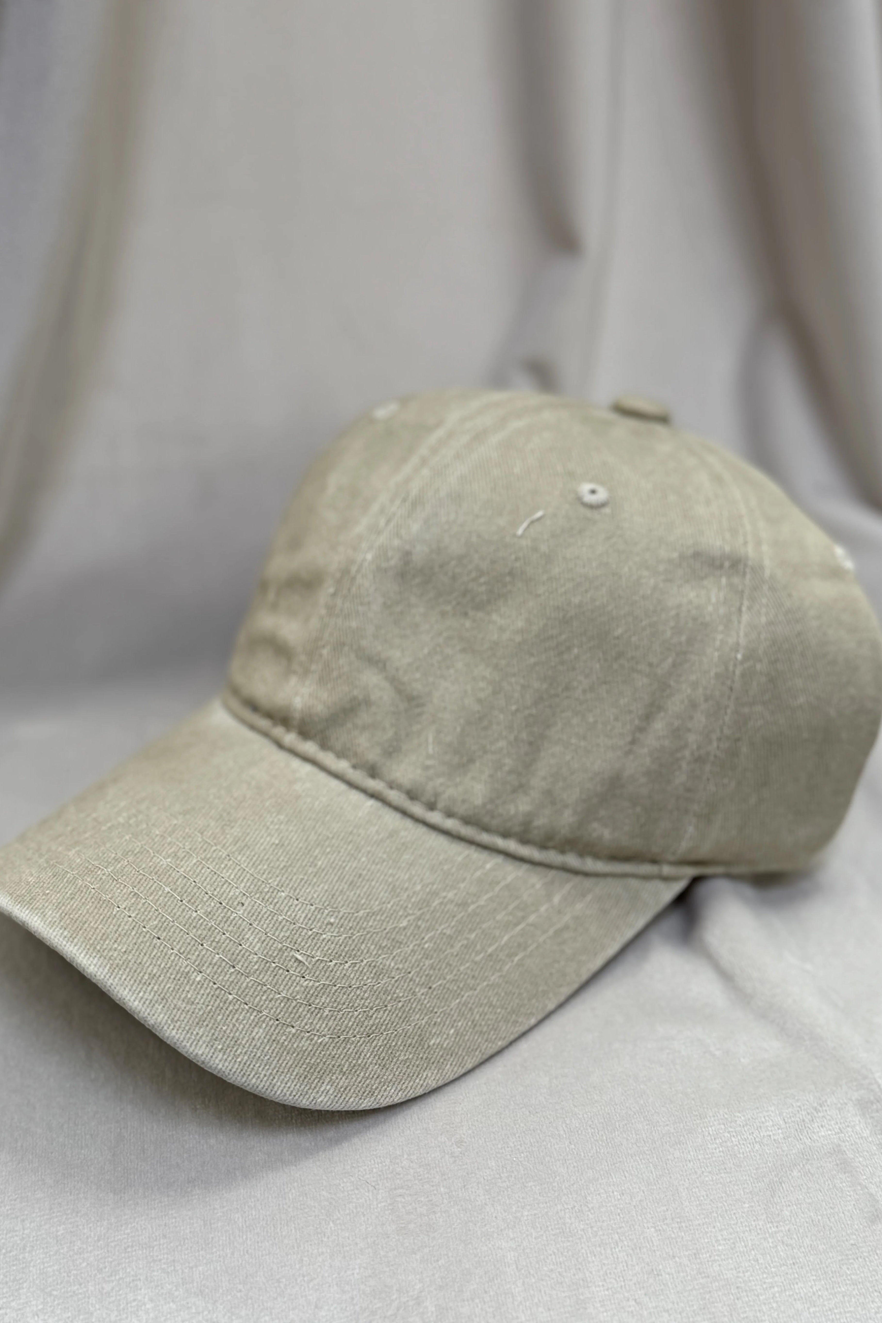 NEW VINTAGE WASHED BASEBALL CAP (TAN)
