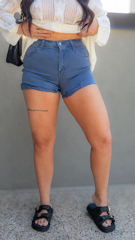 NEW WILLOW DISTRESSED JEAN SHORTS (BLUE)
