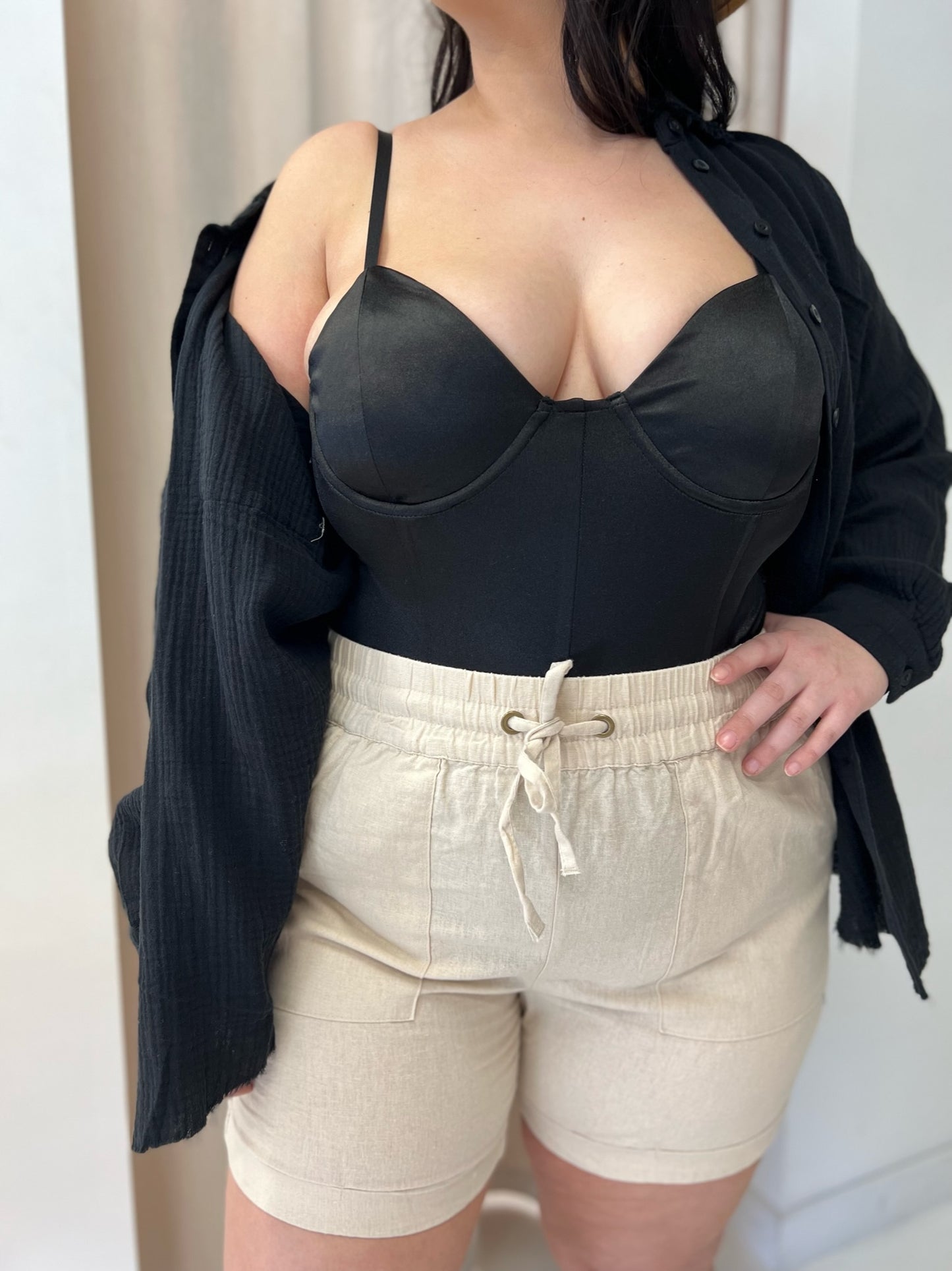 AVA LINEN SHORTS (CURVY) (BEIGE)