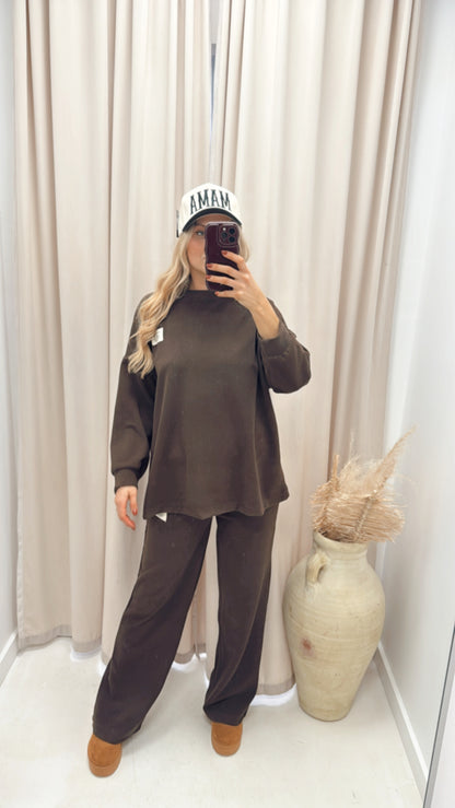 CLASSIC CORDUROY SWEATER AND TROUSER SET (CHOCOLATE)