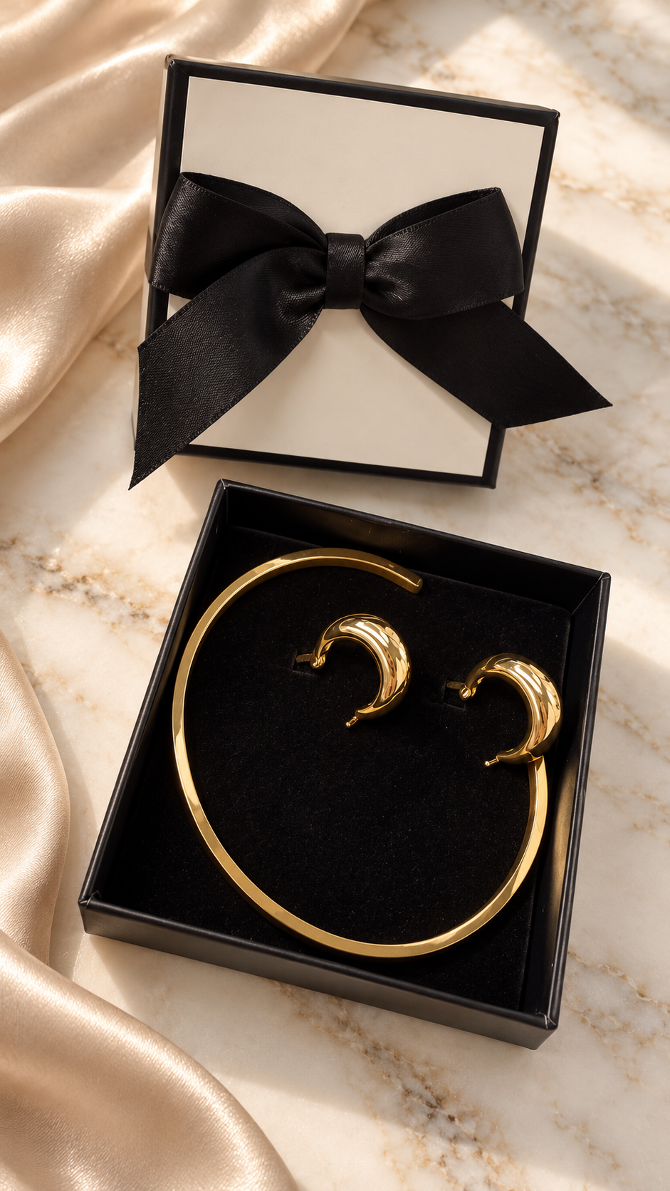 GOLDEN HOLIDAY GIFT SET (CLASSIC BANGLE AND HOOP EARRINGS SET)