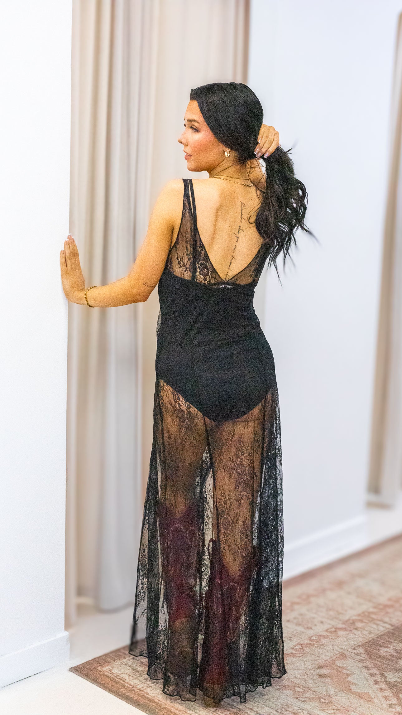 GWENIVERE LACE DRESS (BLACK)