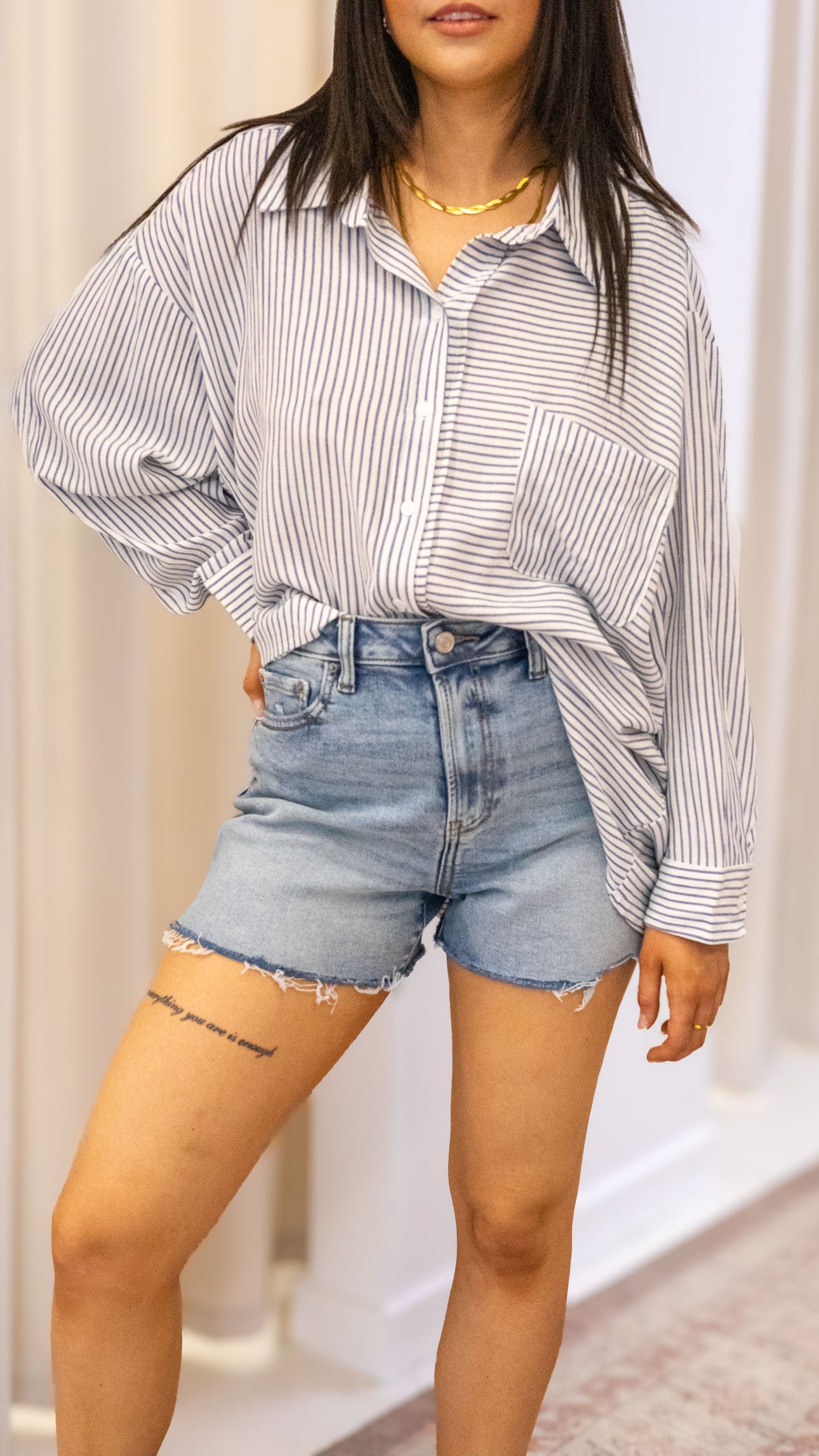 DISTRESSED HEM DENIM SHORTS