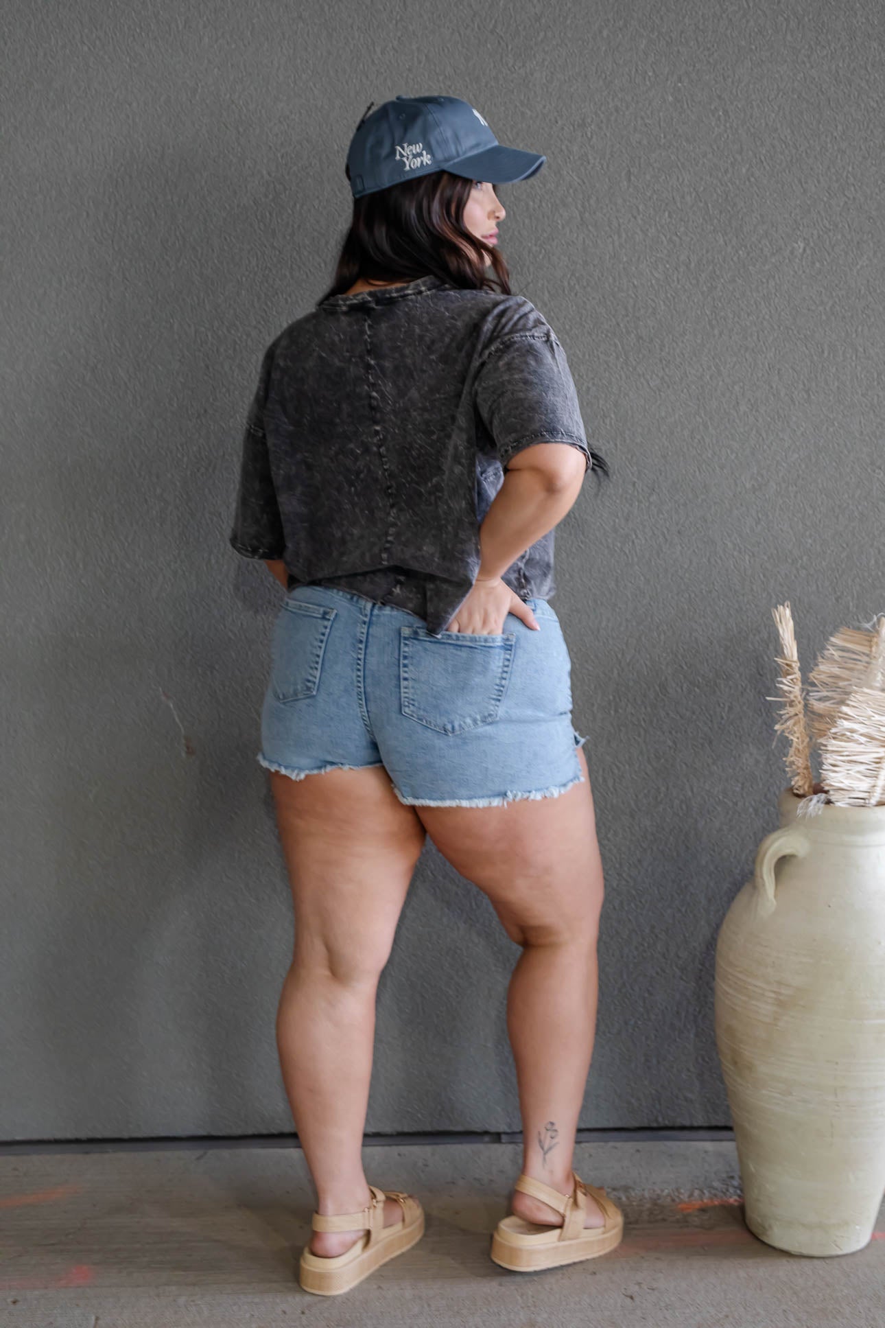 WYOMING CROP T-SHIRT (ASH BLACK)