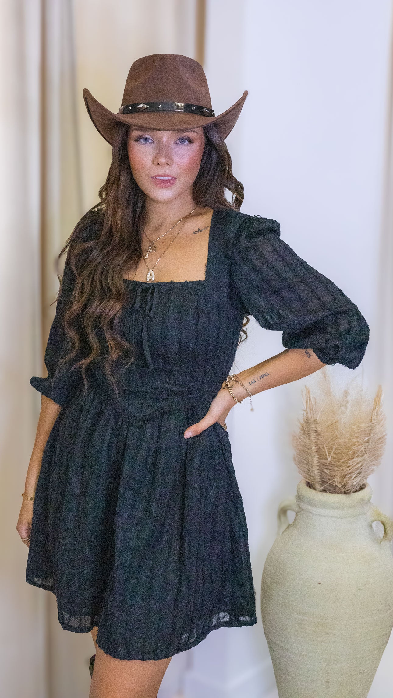 FIORA TEXTURED LACE DRESS (BLACK)