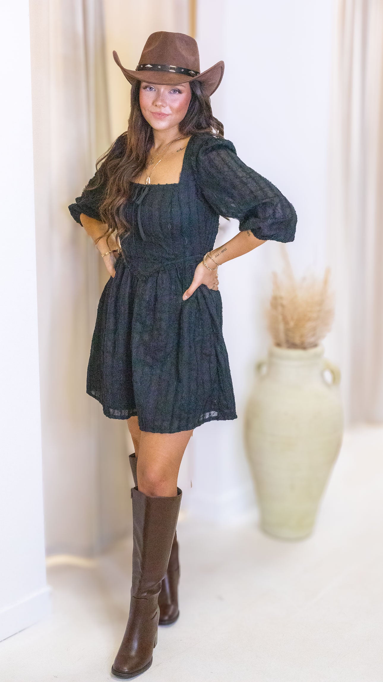 FIORA TEXTURED LACE DRESS (BLACK)