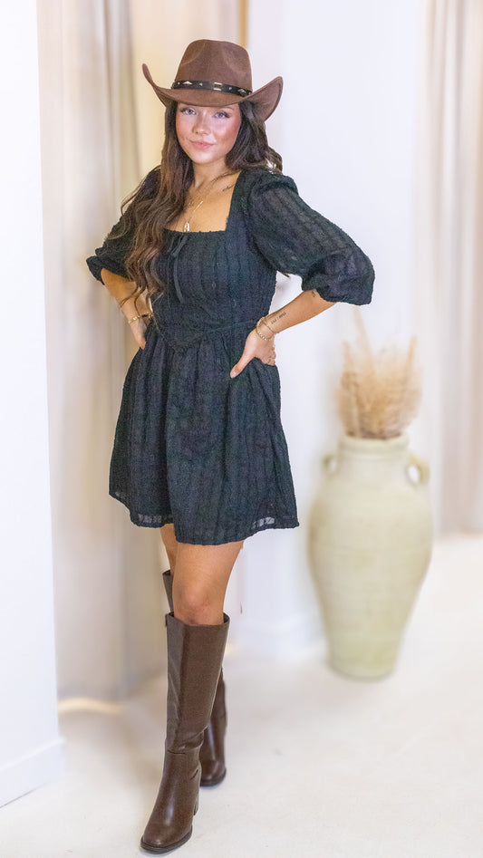 FIORA TEXTURED LACE DRESS (BLACK)