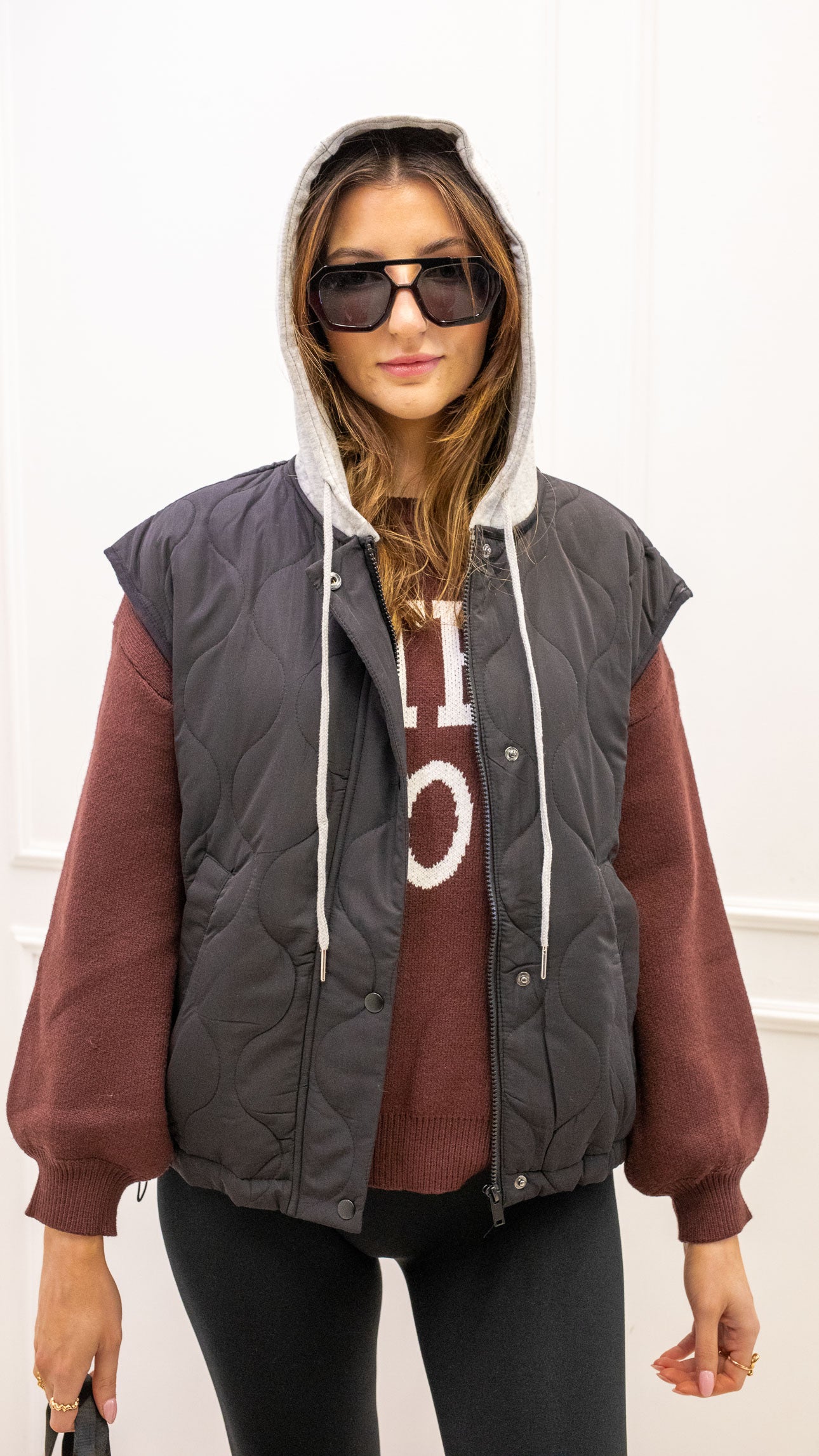 QUILTED HOODED VEST (BLACK)