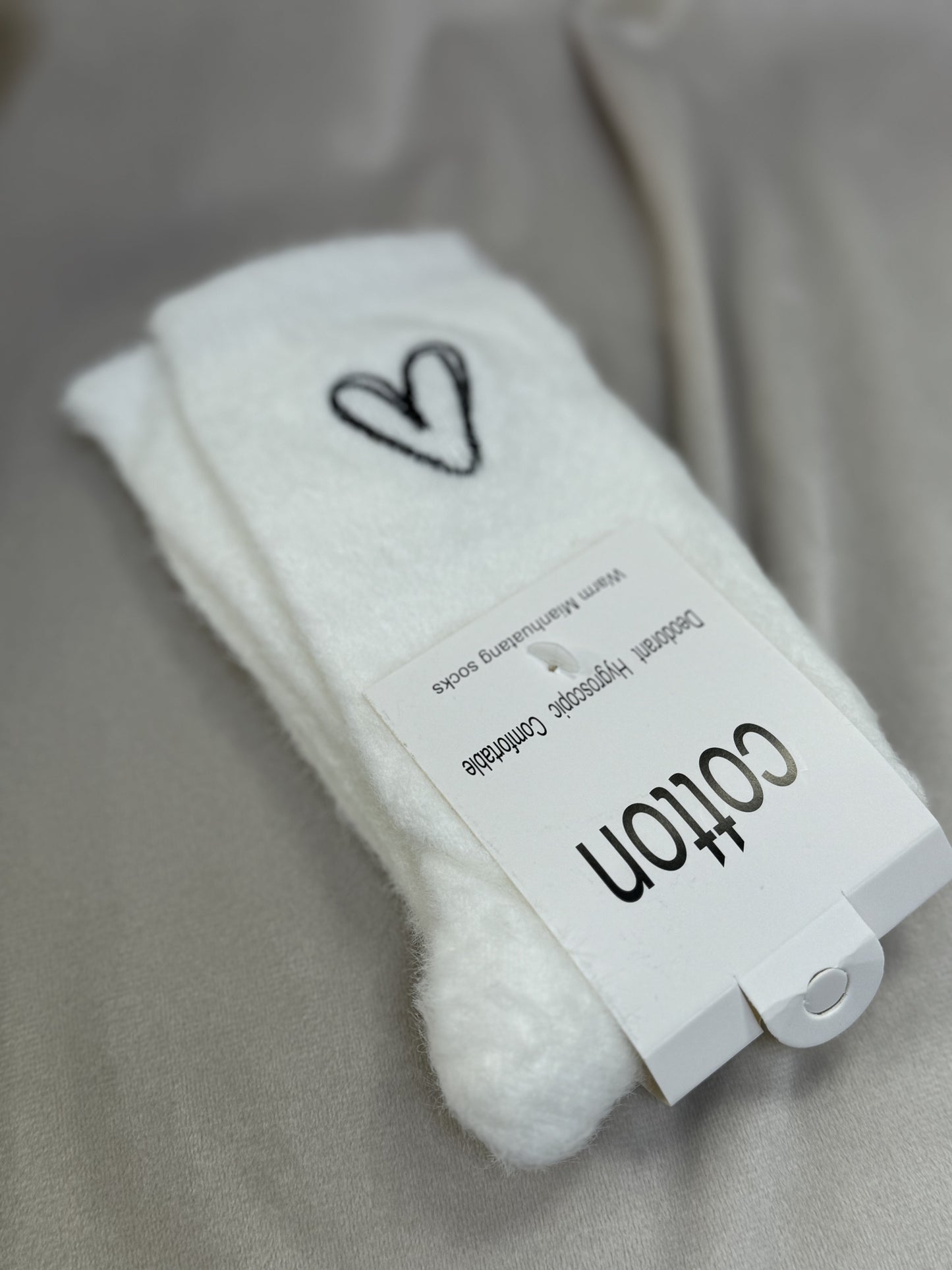 NEW ALIDA HEART EMBROIDERY FUZZY SOCKS