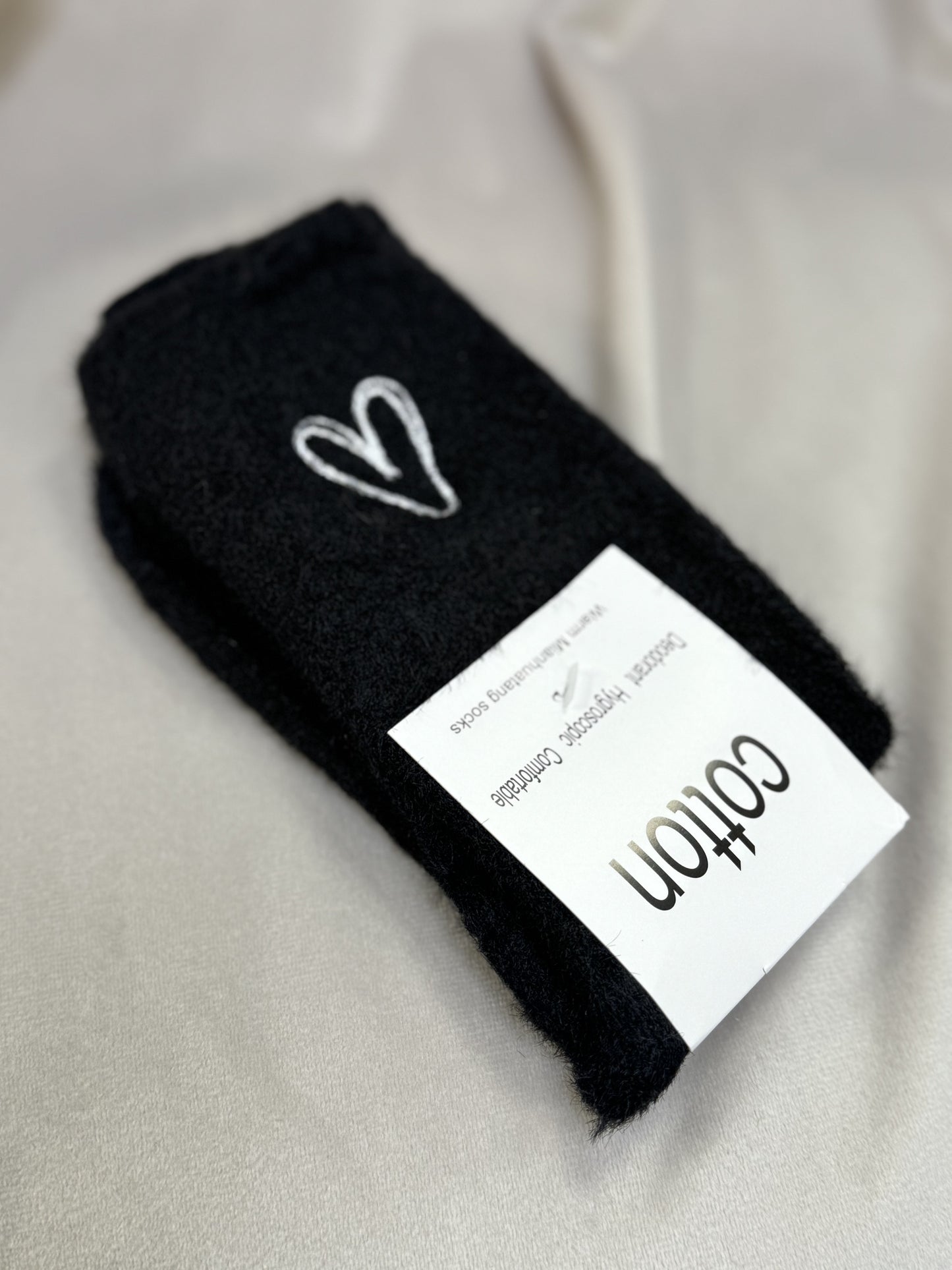 NEW ALIDA HEART EMBROIDERY FUZZY SOCKS