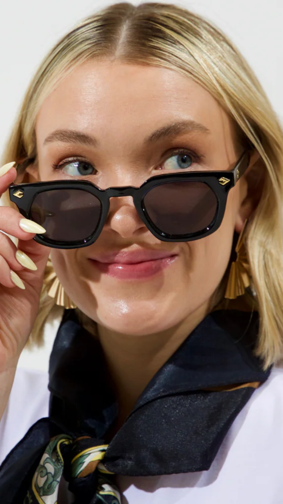 QUINN SUNGLASSES  (BLACK)