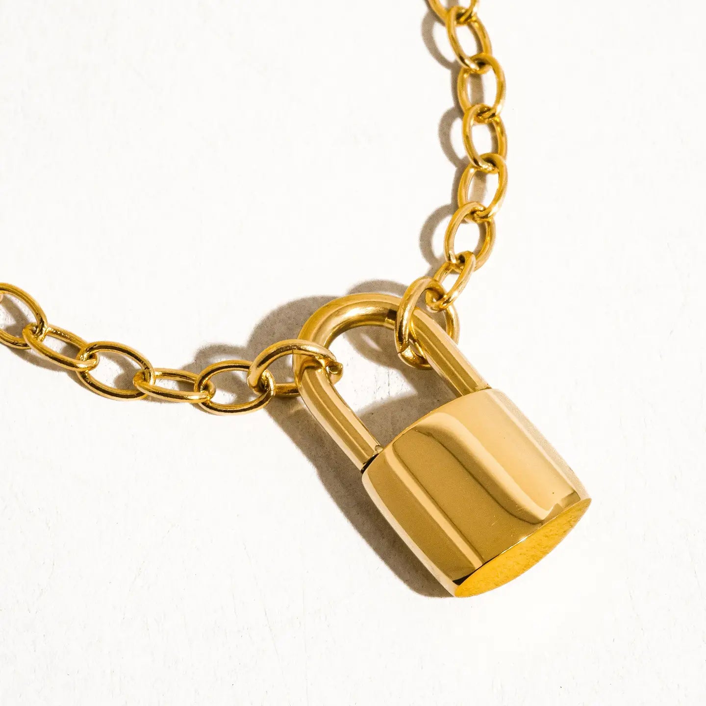 NEW LOCKY 18K NON-TARNISH LOCK CHAIN NECKLACE