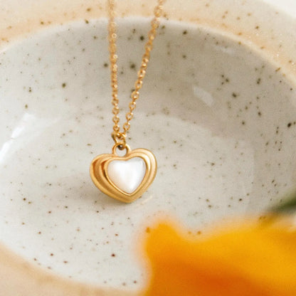 18K GOLD NON-TARNISH SHELL STONE HEART NECKLACE